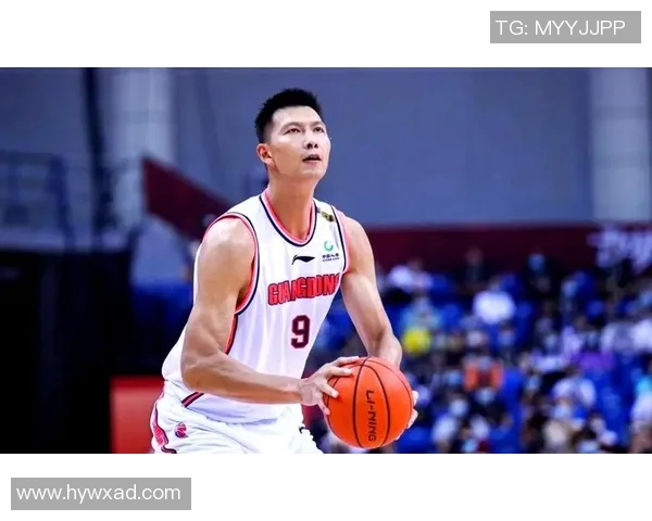 易建联:从篮球场上的传奇到生活中的榜样,见证中国体育的辉煌与奋斗历程 易建联:从篮球场上的传奇到生活中的榜样,见证中国体育的辉煌与奋斗历程